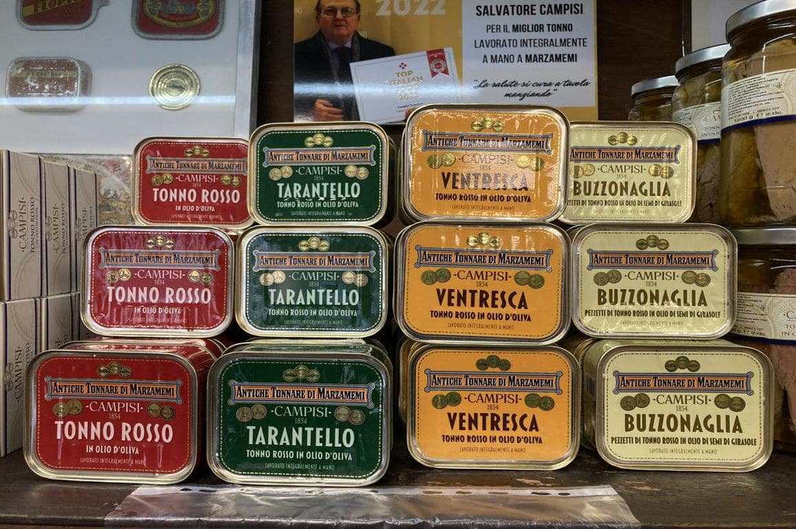 Sizilianische Meeres-Konserven: Sardinen, Sardellen, Thunfisch, Makrele und Schwertfisch